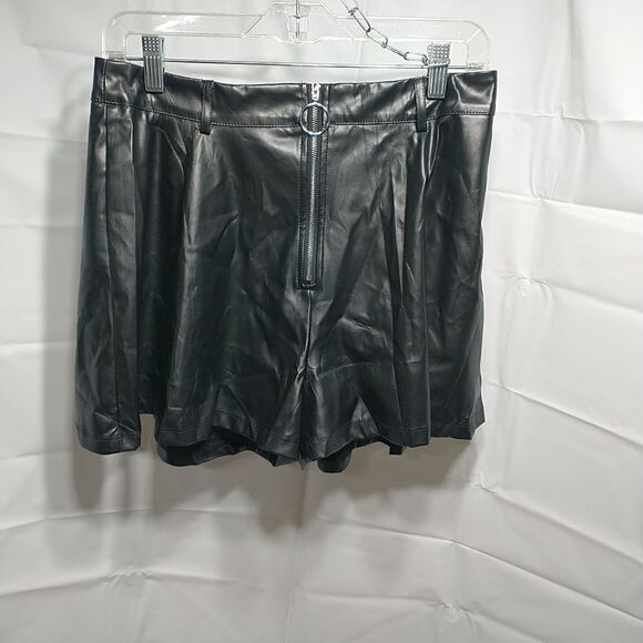 Shein Bae Shorts Womens Size XL Faux Leather High-Waisted Dressy Party- NWT. Con - Picture 1 of 6